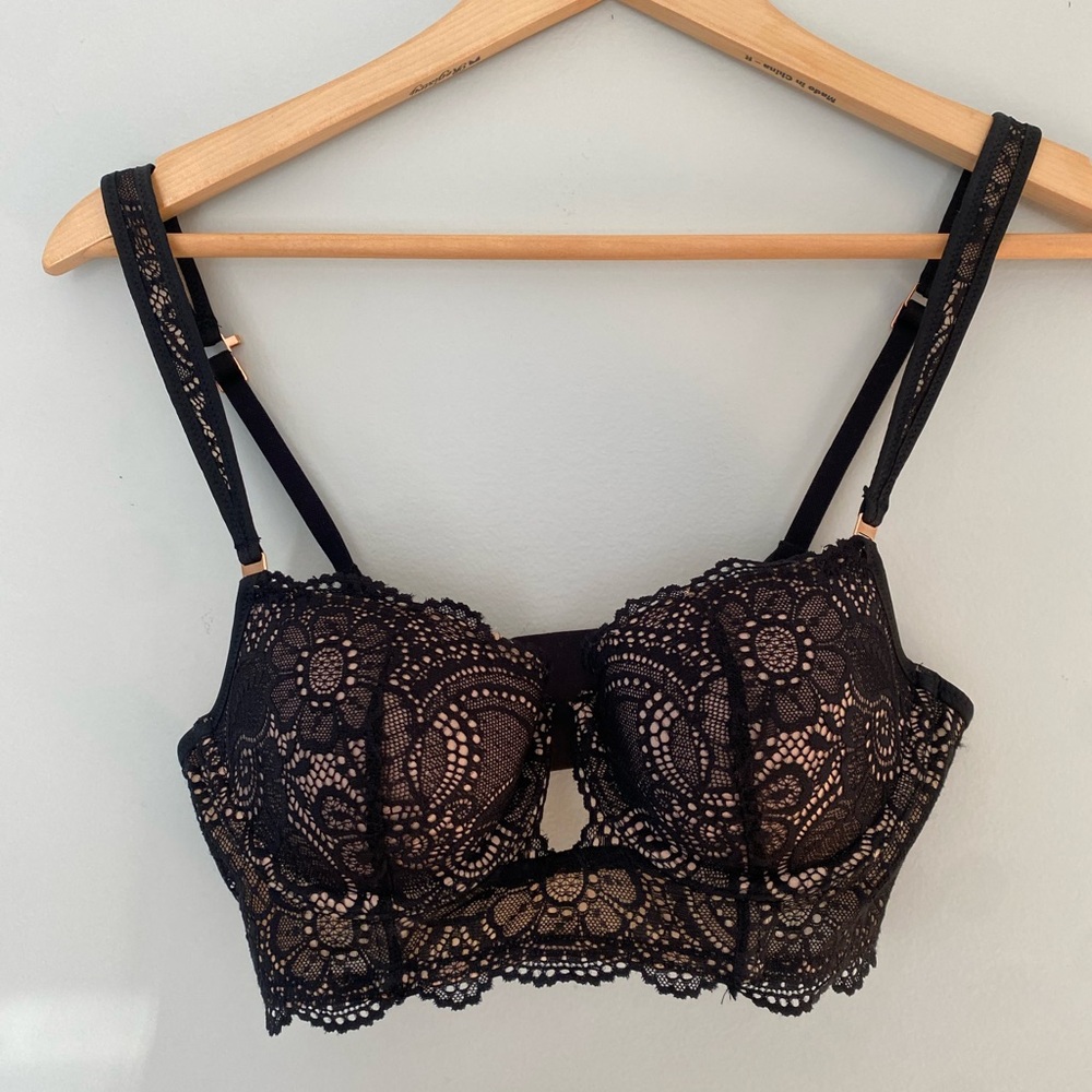 Never worn, tags removed, 34B bra. Black lace